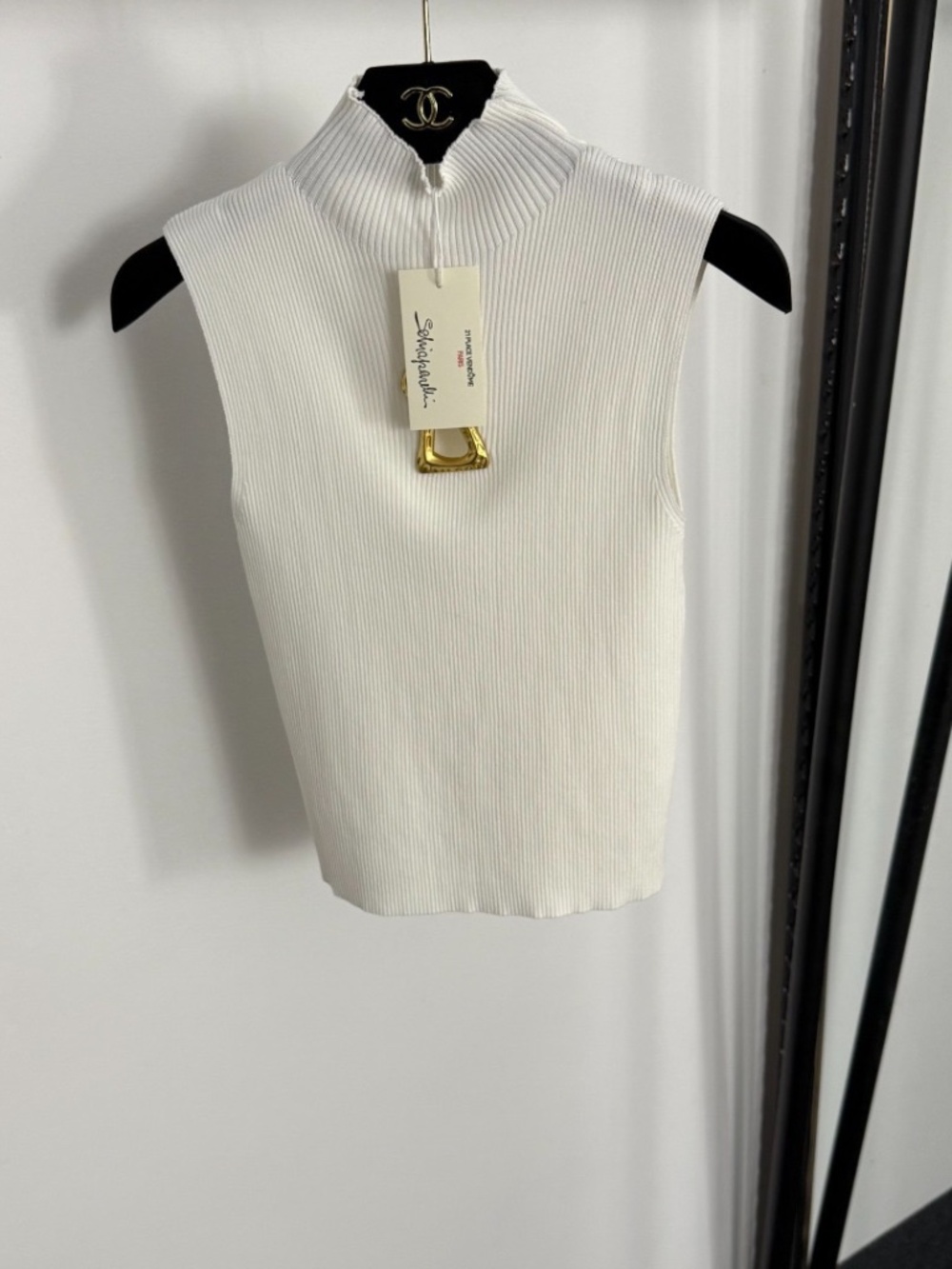 Schiapareli Stunning Runway Inspired Ribbed Knit Top with Gold Keyhole Hardware - Picture 7 of 8